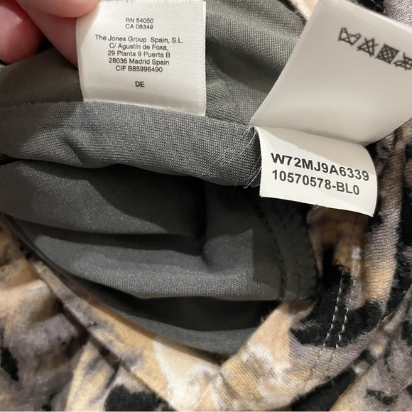 Nine West Dress Black Beige Patterned Sheath Faux Wrap Drop Waist Size 4 - Picture 13 of 14